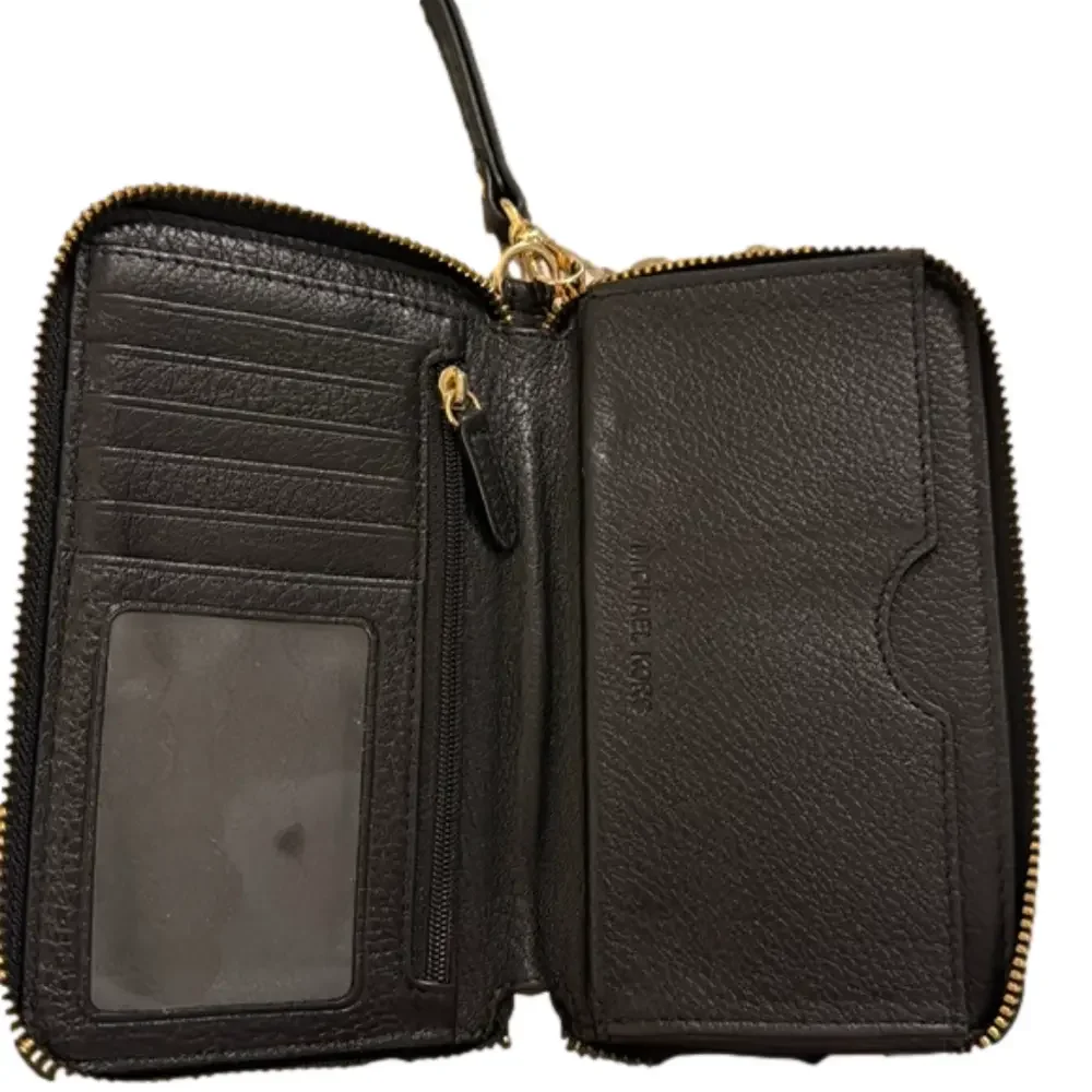 MICHAEL KORS Jet Set Travel Black Leather Logo Smartphone Wallet Wristlet Zip